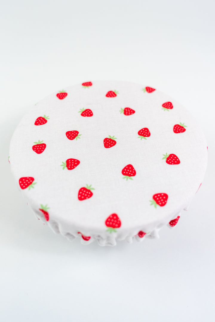 Reversible Bowl Cover – Strawberries