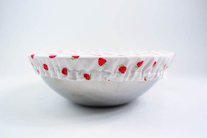 Reversible Bowl Cover – Strawberries