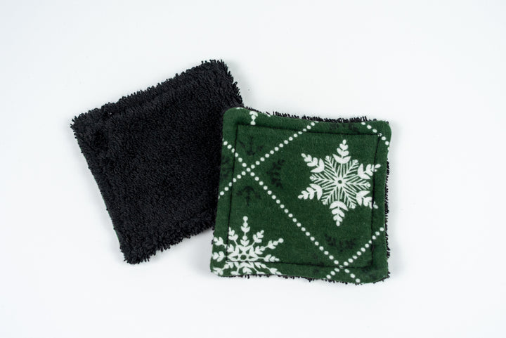 Reusable Makeup Wipes - Green & White Snowflake
