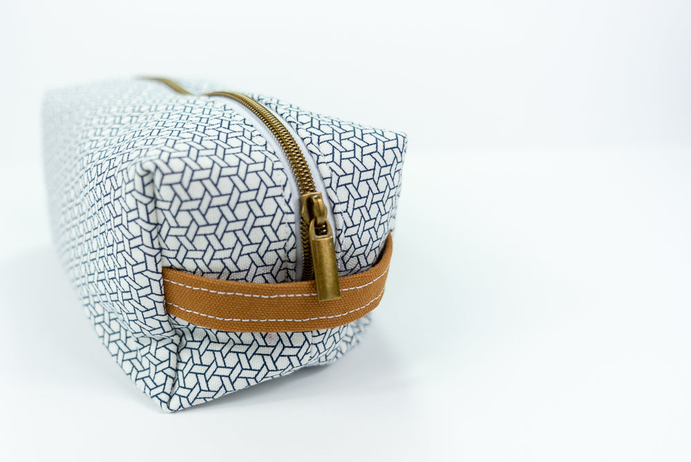 ● bygrey ● canvas box bag _ dot Boxy Bags – A Brittain Studio